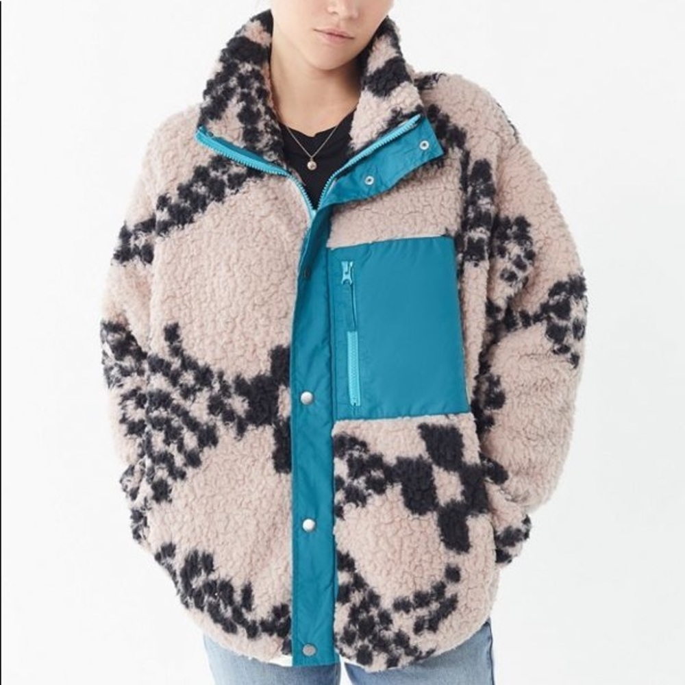 UO Laura Fleece Zip front jacket